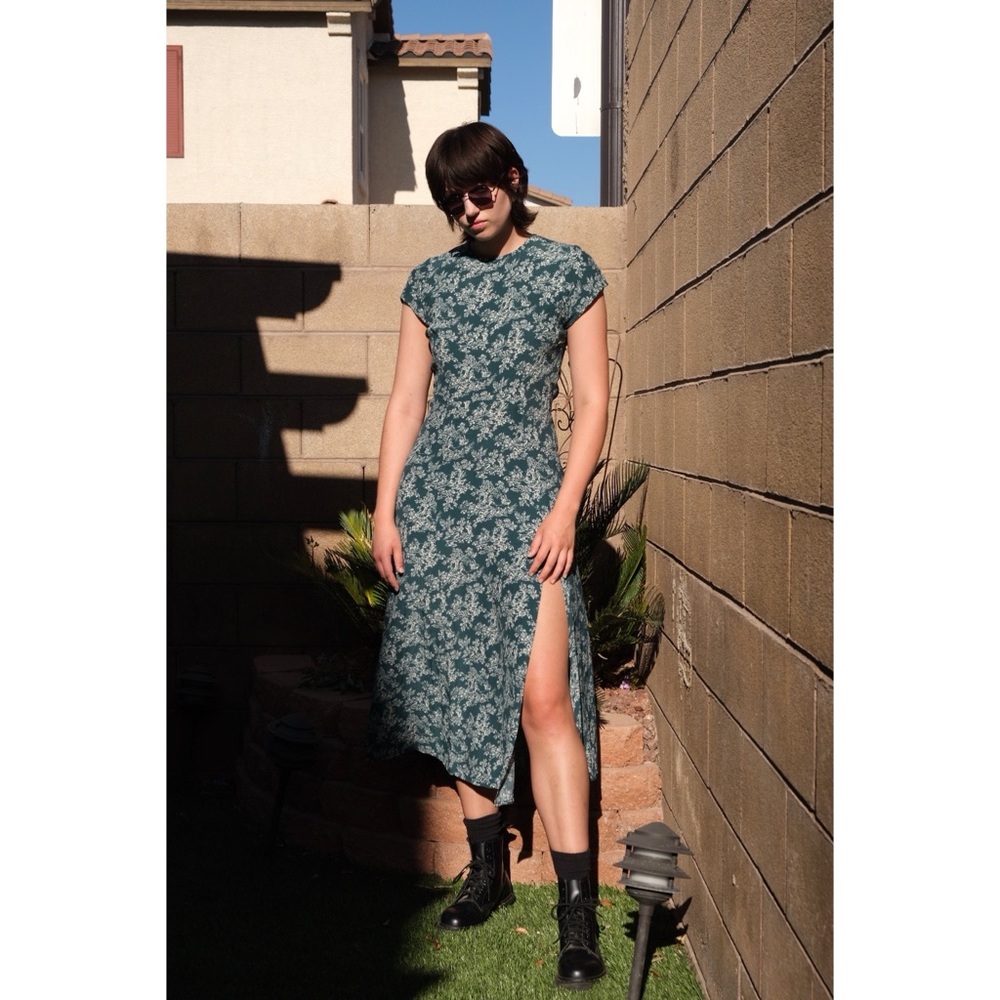 URBAN OUTFITTERS Green Floral Maxi Dress